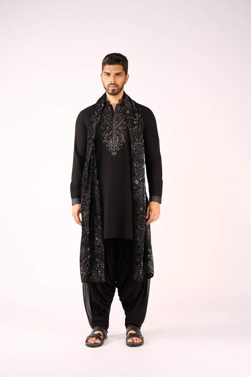 Black Kurta Set Embroidery Detailing